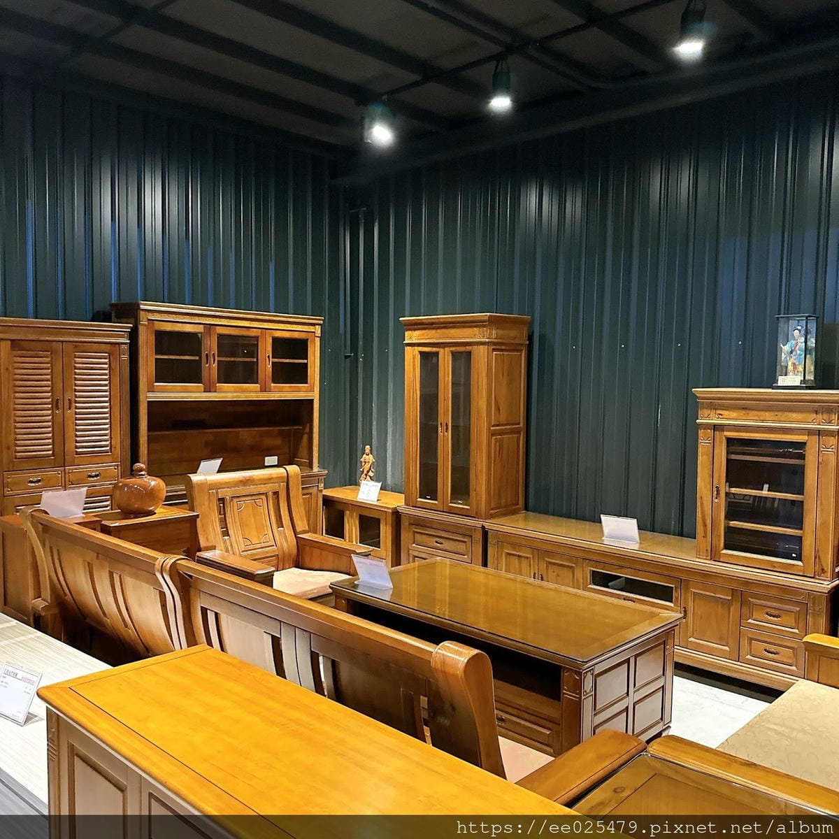 億家具批發倉庫創始店 億家俱【台中門市】～沙發、床墊、書桌、