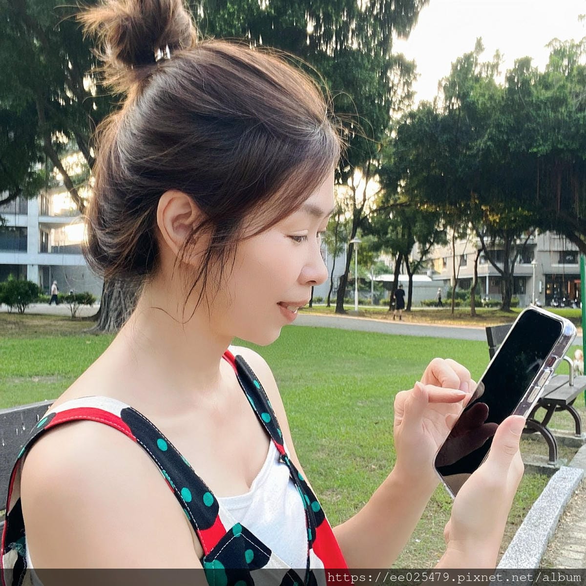 手機配件怎麼挑?Vp吸血鬼金護盾金屬 magsafe 磁吸防 手機配件怎麼挑?Vp吸血鬼金護盾金屬 magsafe 磁吸防