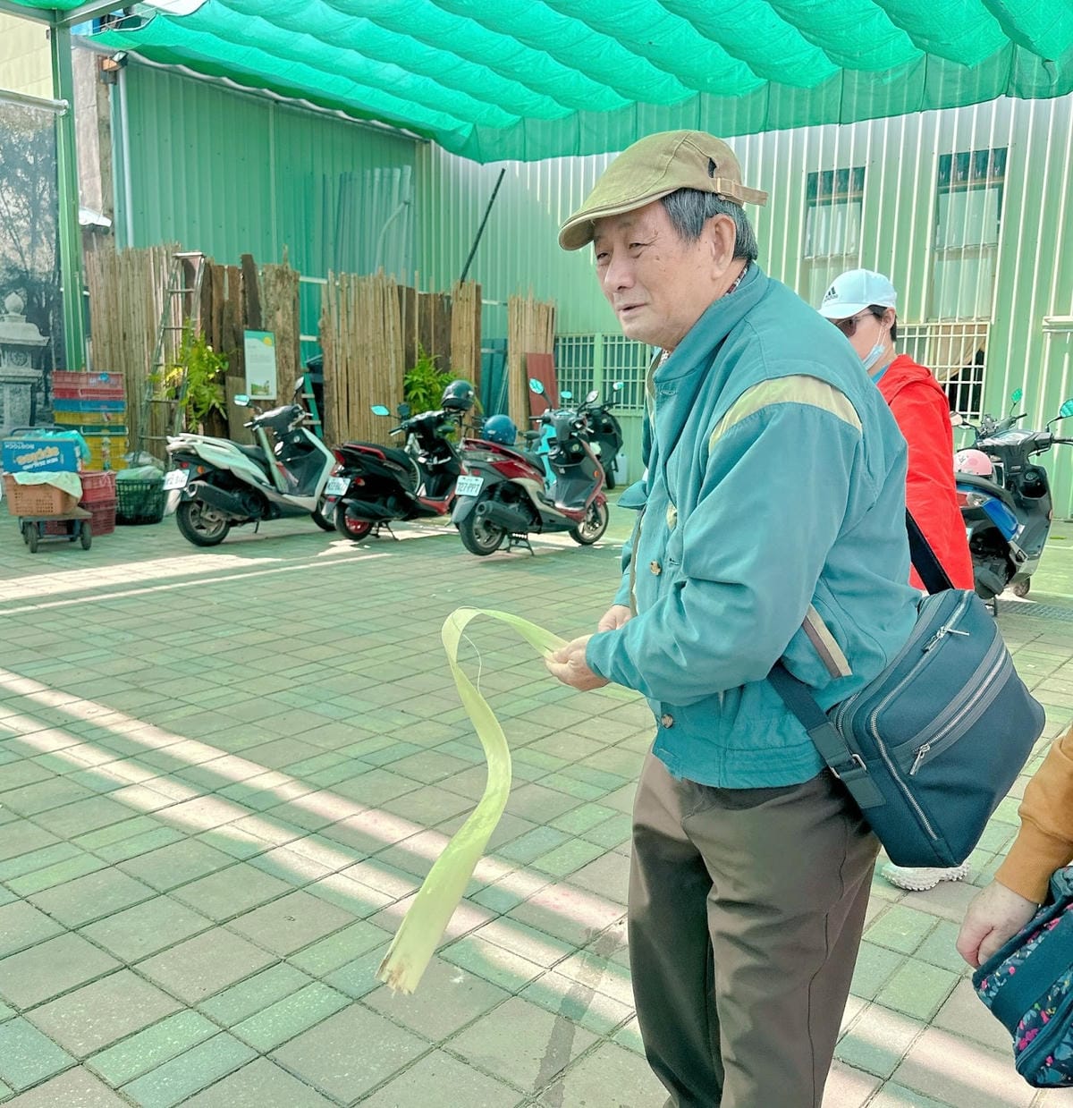 南台灣農遊推薦~旗山香蕉刮絲取纖、美濃水洗野蓮、六龜茶席體驗 南台灣農遊推薦~旗山香蕉刮絲取纖、美濃水洗野蓮、六龜茶席體驗