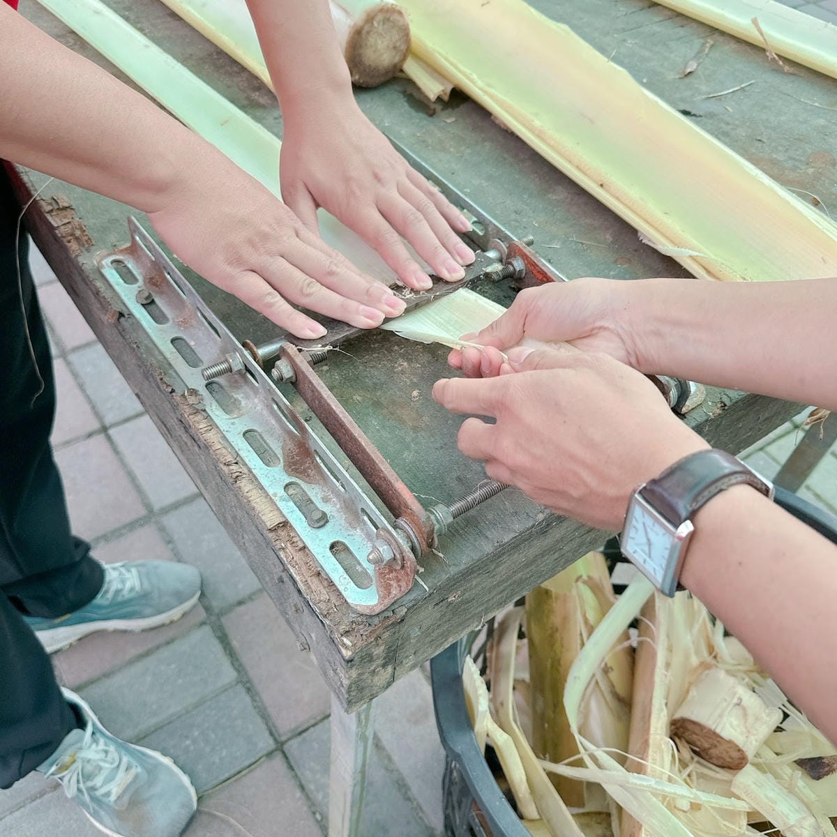 南台灣農遊推薦~旗山香蕉刮絲取纖、美濃水洗野蓮、六龜茶席體驗 南台灣農遊推薦~旗山香蕉刮絲取纖、美濃水洗野蓮、六龜茶席體驗