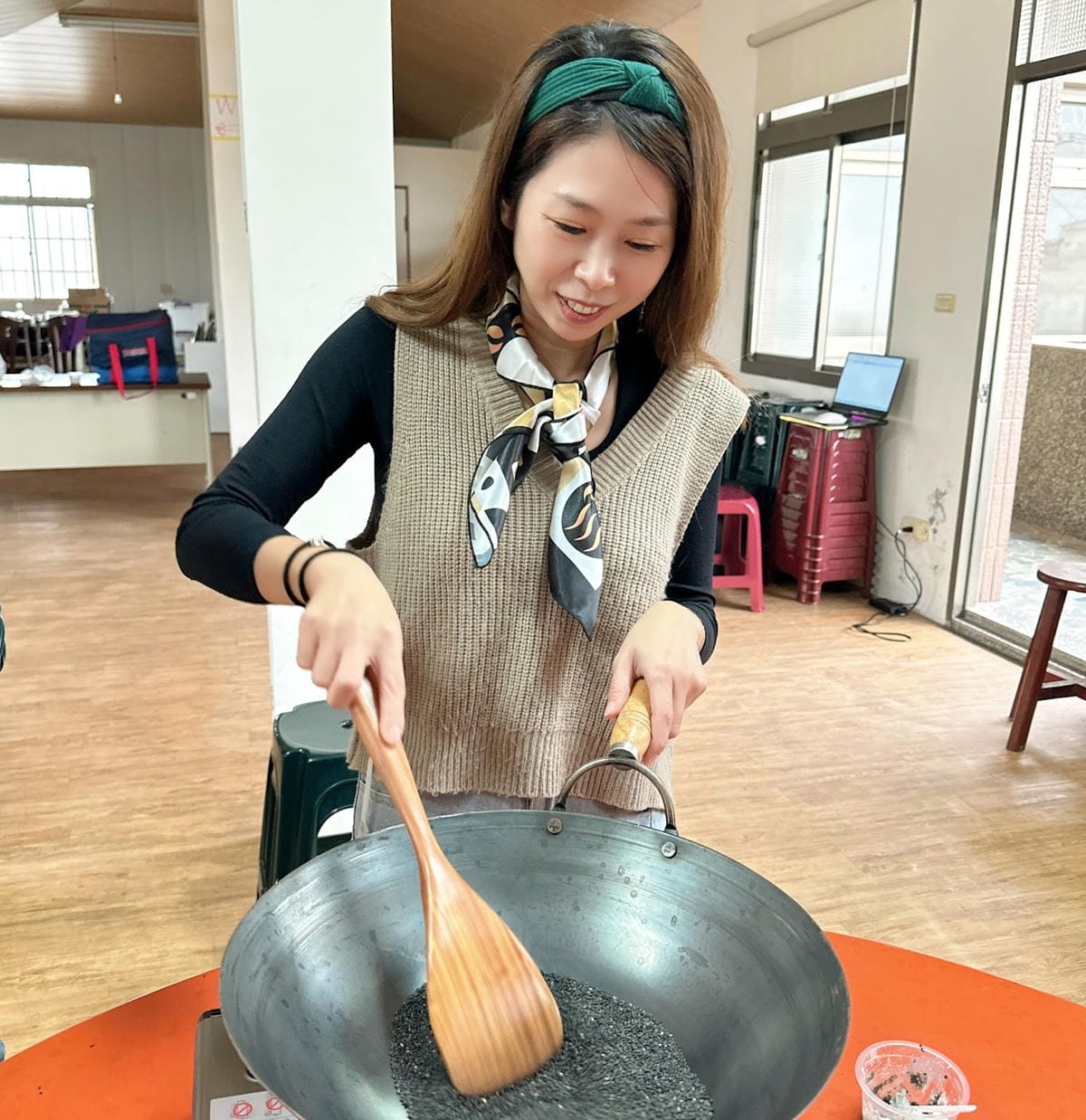南台灣農遊推薦~旗山香蕉刮絲取纖、美濃水洗野蓮、六龜茶席體驗 南台灣農遊推薦~旗山香蕉刮絲取纖、美濃水洗野蓮、六龜茶席體驗