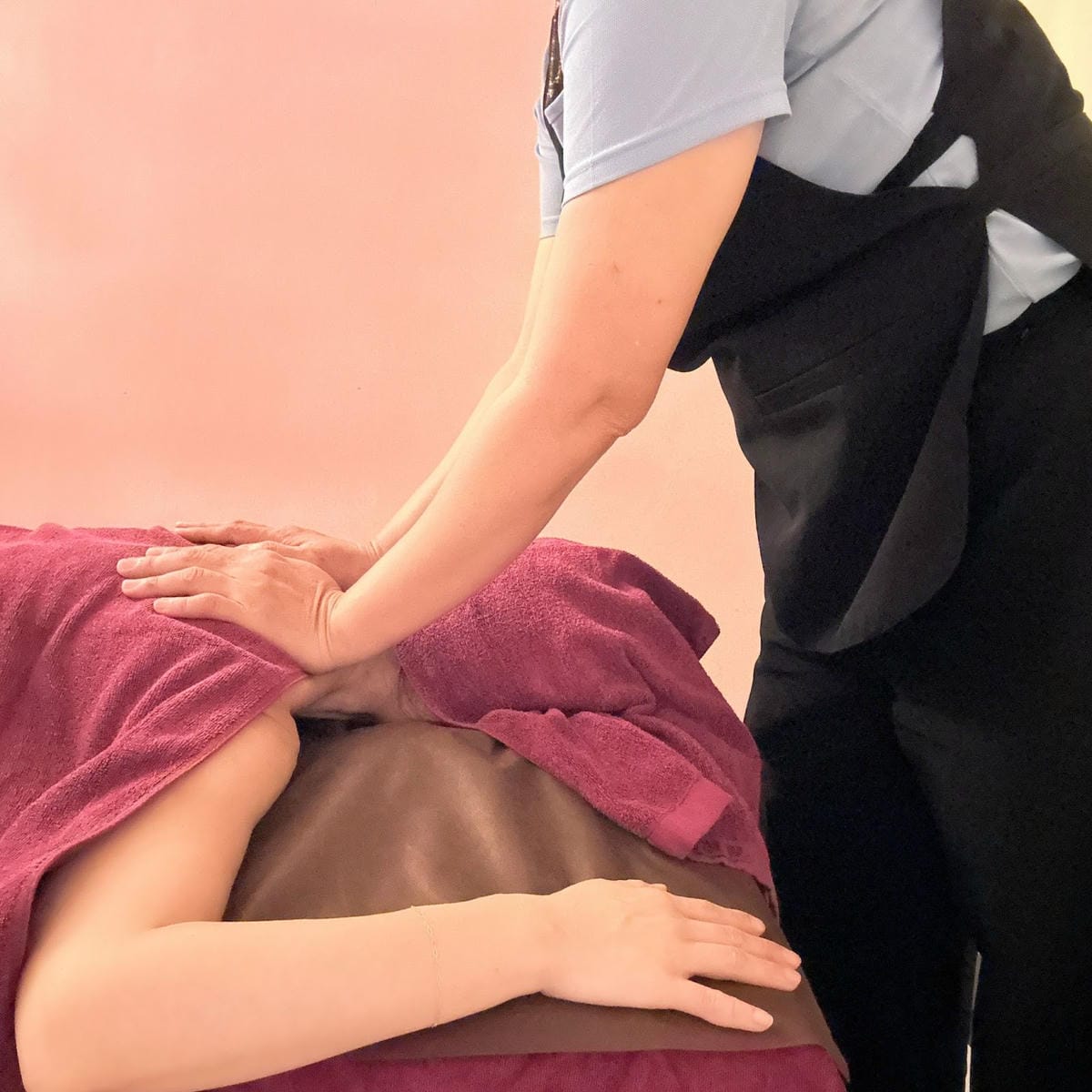 驛筠珍健康spa會館 五甲店結合仕女SPA和健康推拿，療癒放