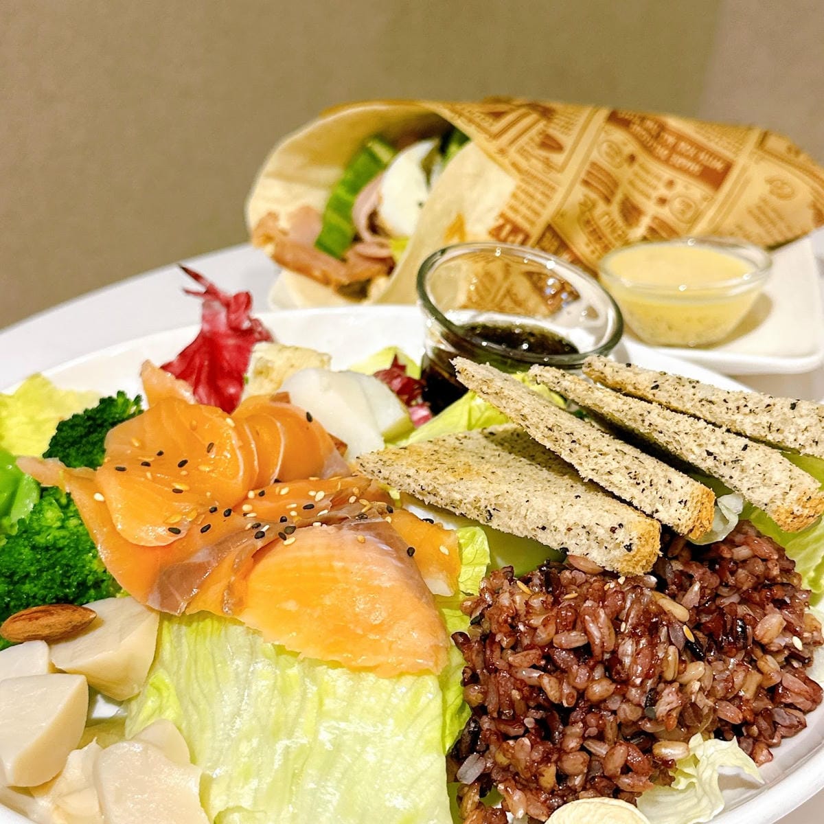 高雄輕食沙拉推薦 To Be Smoothie綠果昔輕鬆帶 高雄輕食沙拉推薦 To Be Smoothie綠果昔輕鬆帶