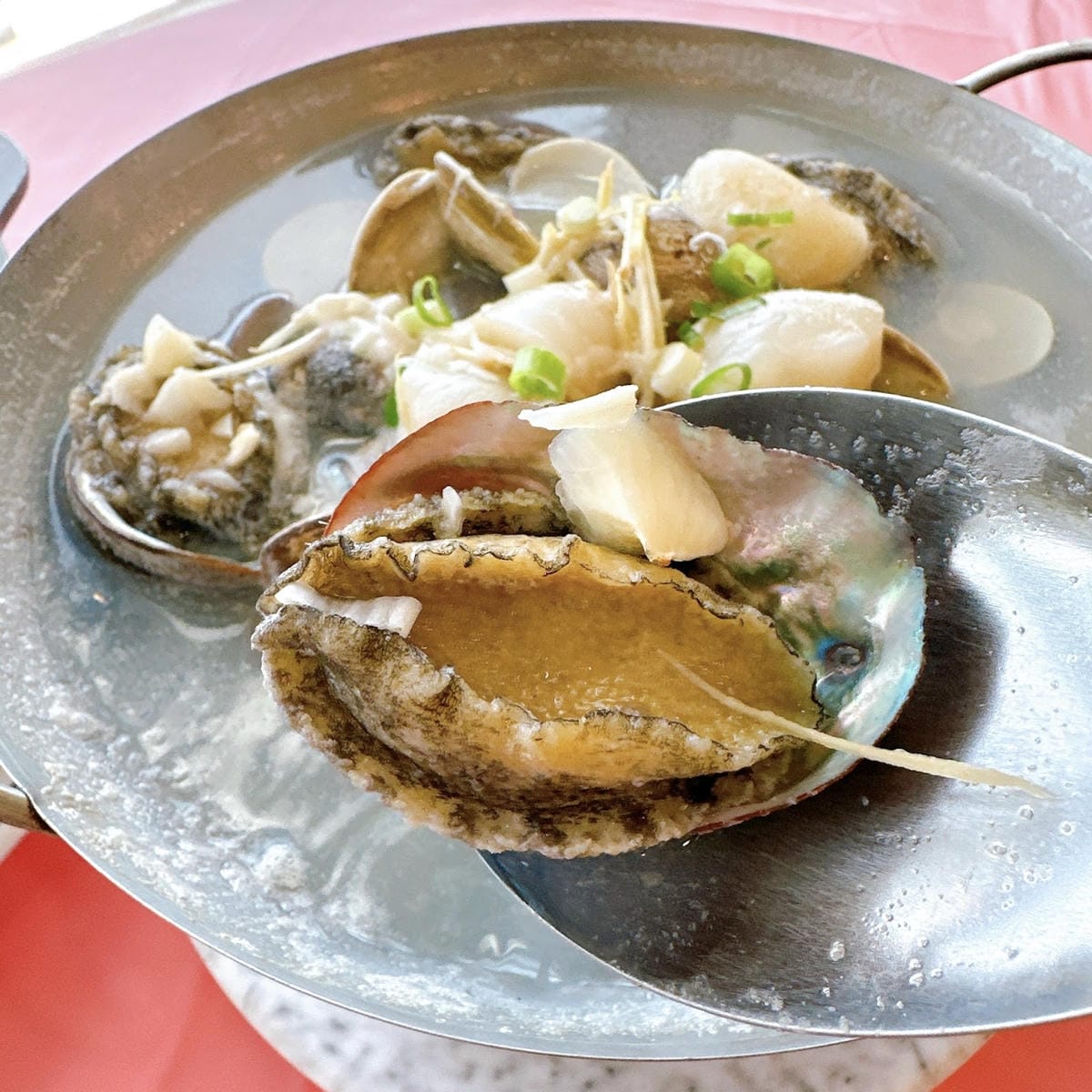 墾丁後壁湖美食推薦 大啖後壁湖新鮮海產，還能邊看無限海景、邊