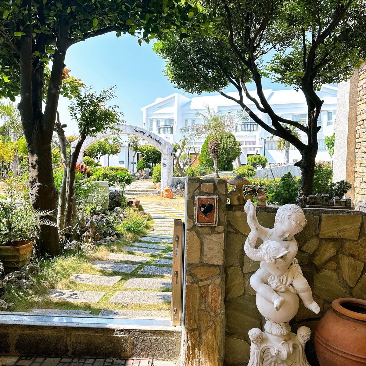 海生館住宿推薦~暢遊海生館就一起入住海比尼斯Happines 海生館住宿推薦~暢遊海生館就一起入住海比尼斯Happines