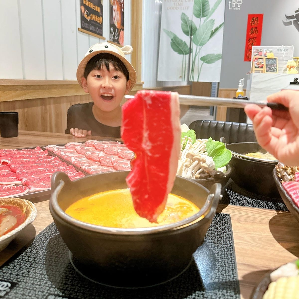 台南安平火鍋推薦~開鍋CAGUO國平店雙人龍蝦海陸套餐只要$ 台南安平火鍋推薦~開鍋CAGUO國平店雙人龍蝦海陸套餐只要$