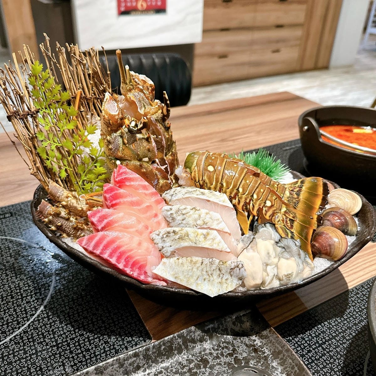 台南安平火鍋推薦~開鍋CAGUO國平店雙人龍蝦海陸套餐只要$ 台南安平火鍋推薦~開鍋CAGUO國平店雙人龍蝦海陸套餐只要$
