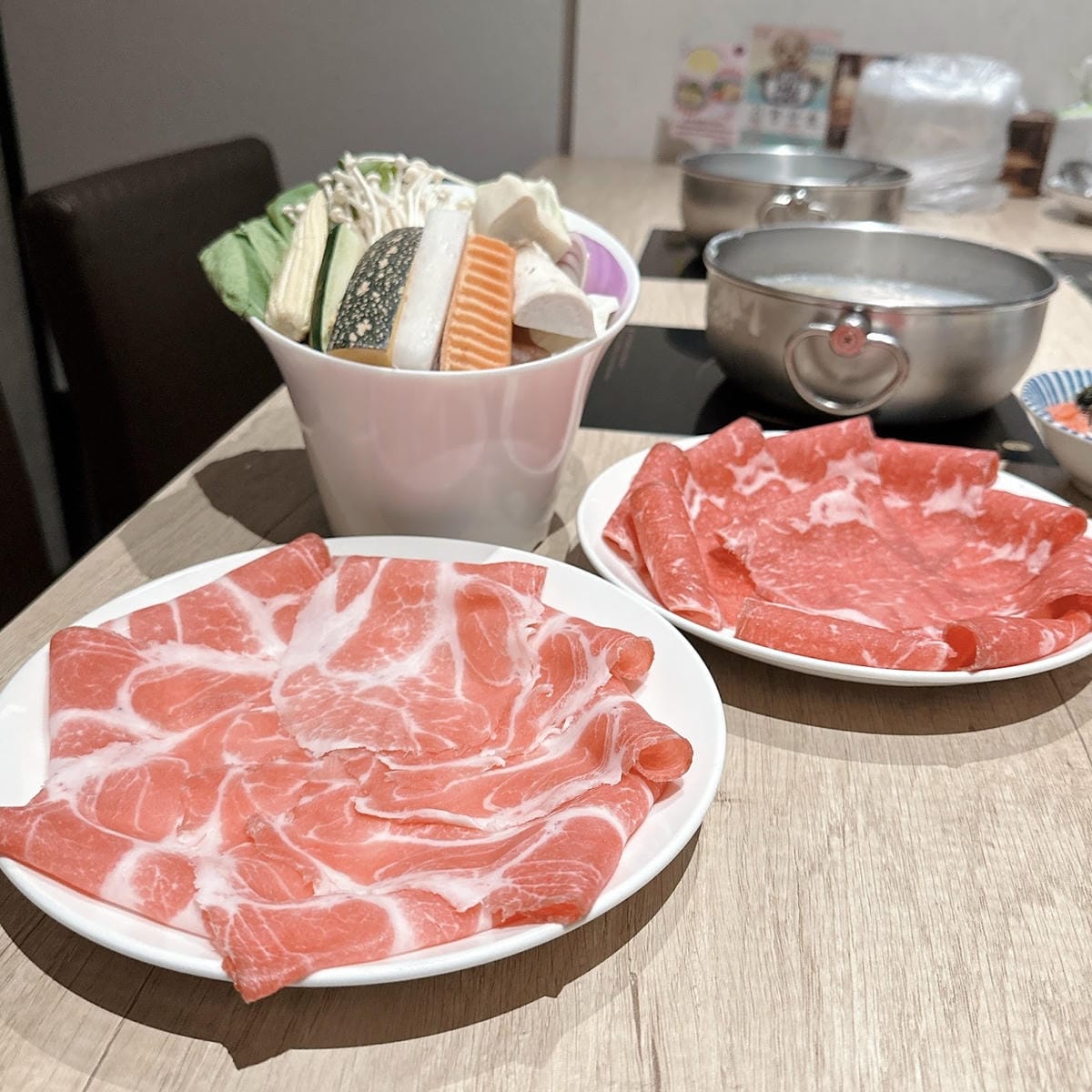 松江南京站美食推薦  土狗樂市樂涮海鮮火鍋超澎派鍋物，揪團吃