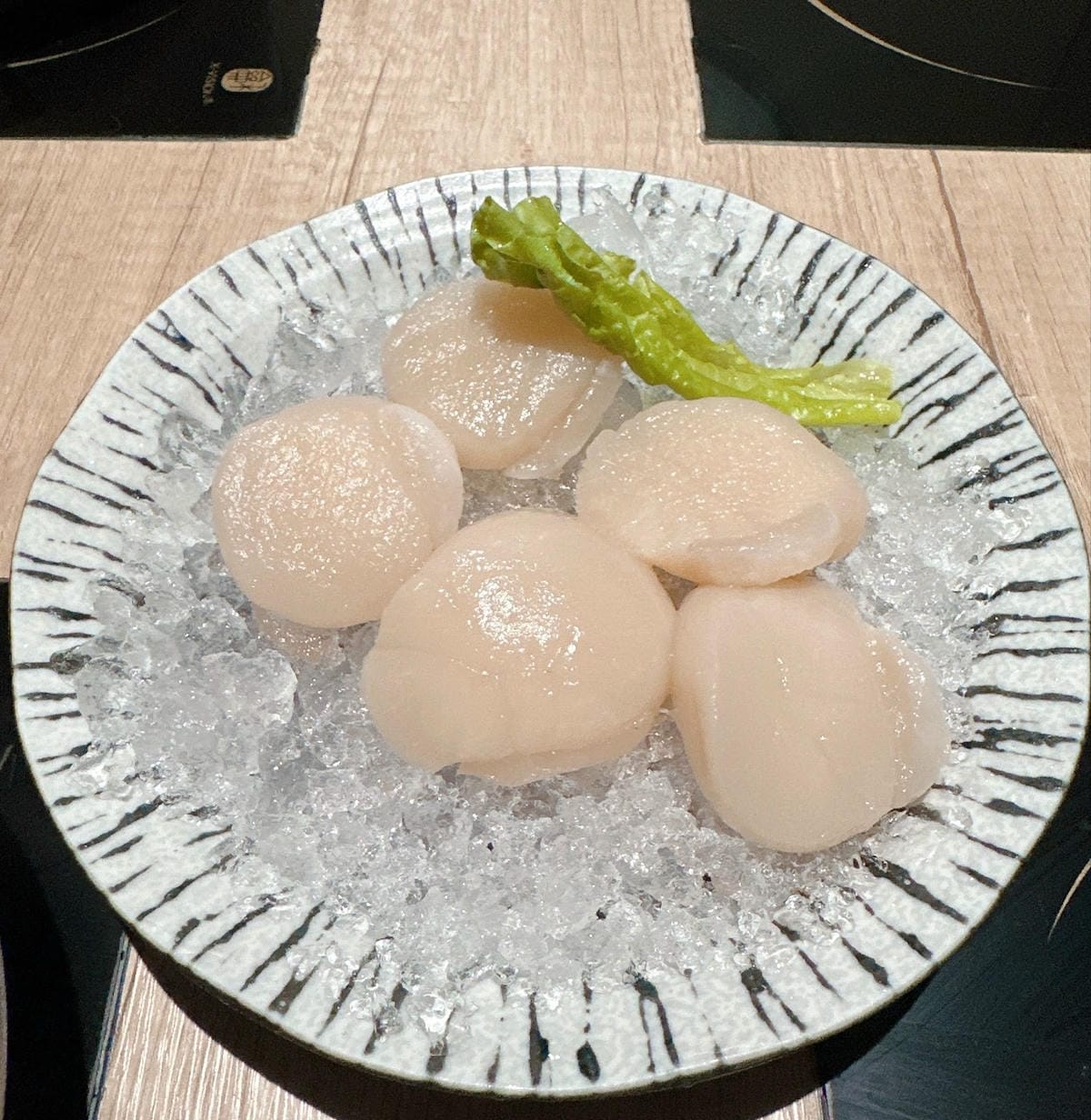 松江南京站美食推薦  土狗樂市樂涮海鮮火鍋超澎派鍋物，揪團吃