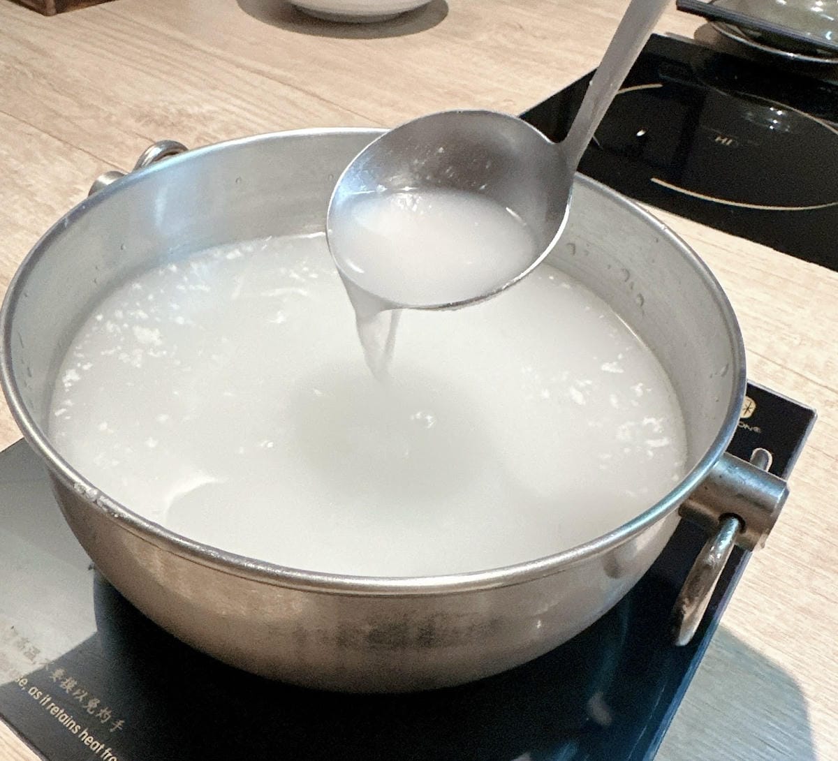 松江南京站美食推薦  土狗樂市樂涮海鮮火鍋超澎派鍋物，揪團吃