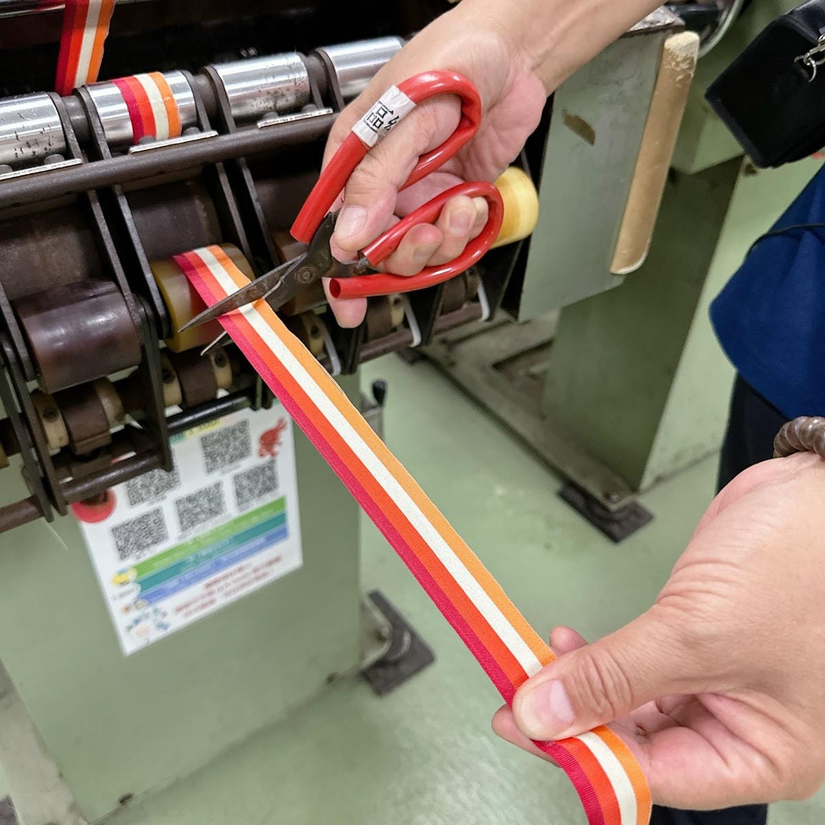 彰化鹿港免費景點推薦～ 沉浸在緞帶王觀光工廠手作的世界裡，邊