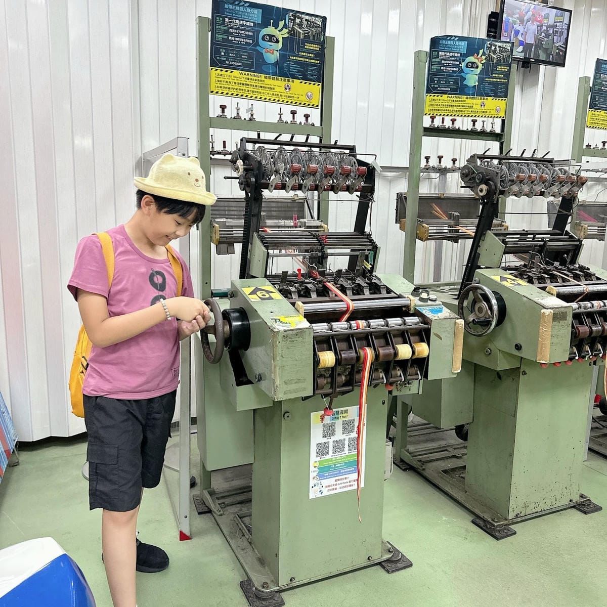 彰化鹿港免費景點推薦～ 沉浸在緞帶王觀光工廠手作的世界裡，邊