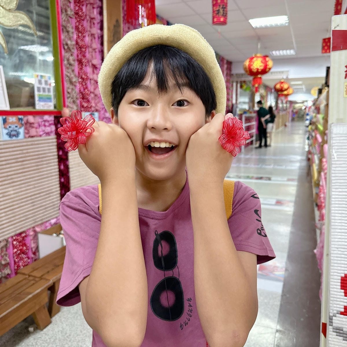 彰化鹿港免費景點推薦～ 沉浸在緞帶王觀光工廠手作的世界裡，邊