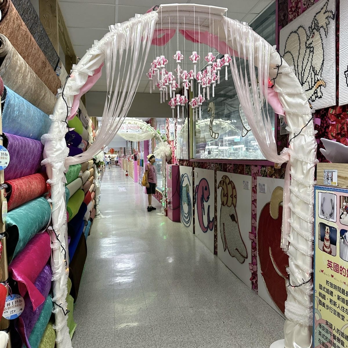 彰化鹿港免費景點推薦～ 沉浸在緞帶王觀光工廠手作的世界裡，邊
