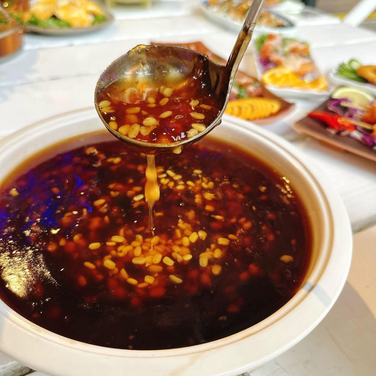 墾丁富麗敦飯店超值一泊二食遊艇六合一海洋派對專案，好玩消暑快