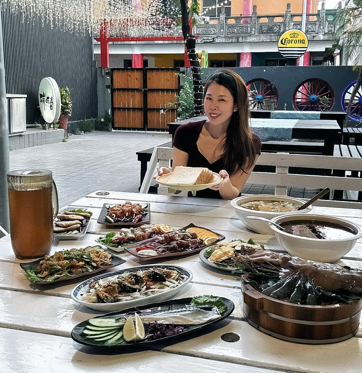 墾丁富麗敦飯店超值一泊二食遊艇六合一海洋派對專案，好玩消暑快