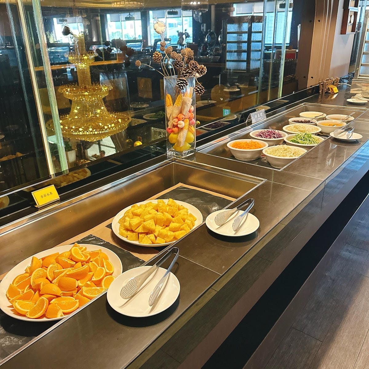 墾丁富麗敦飯店超值一泊二食遊艇六合一海洋派對專案，好玩消暑快