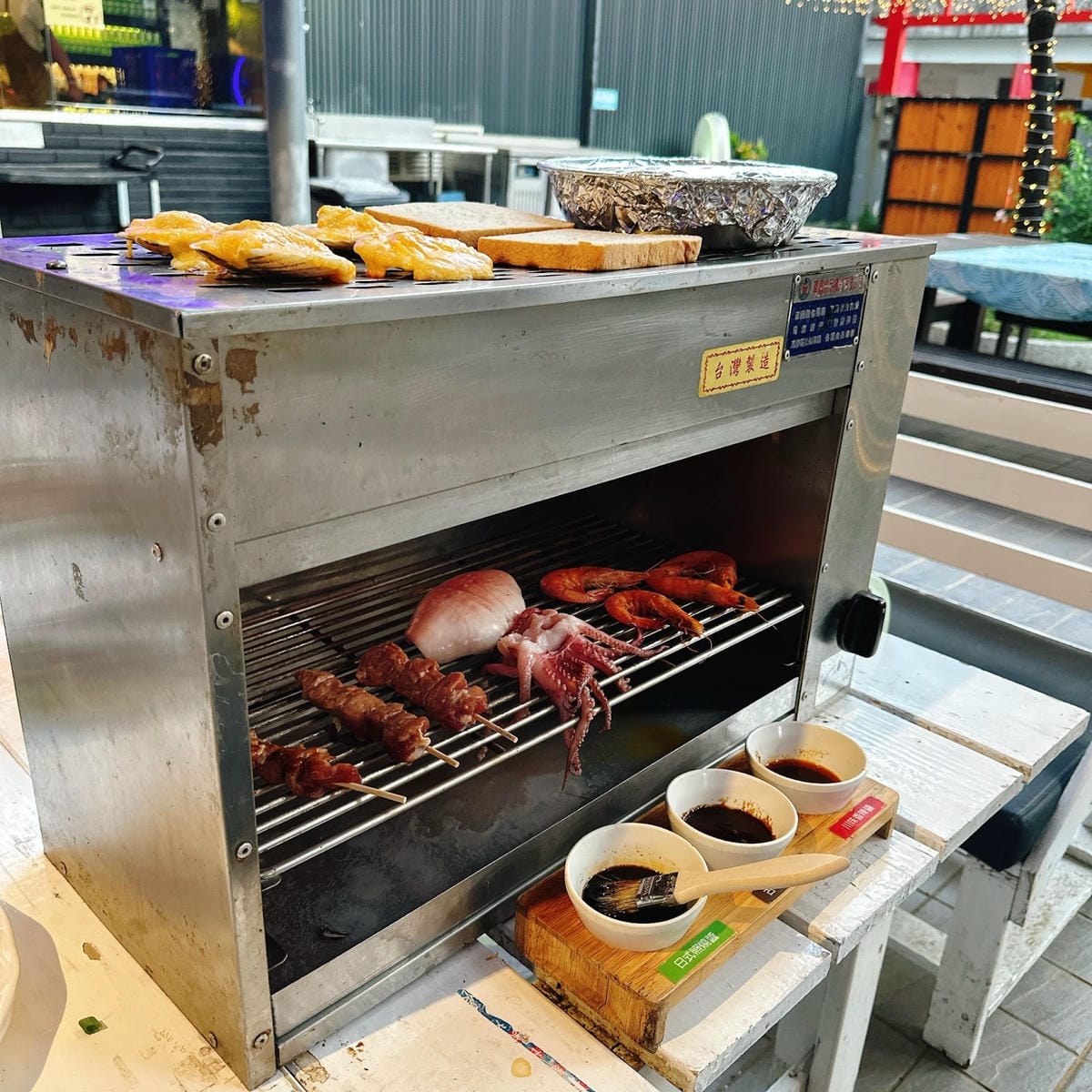 墾丁富麗敦飯店超值一泊二食遊艇六合一海洋派對專案，好玩消暑快