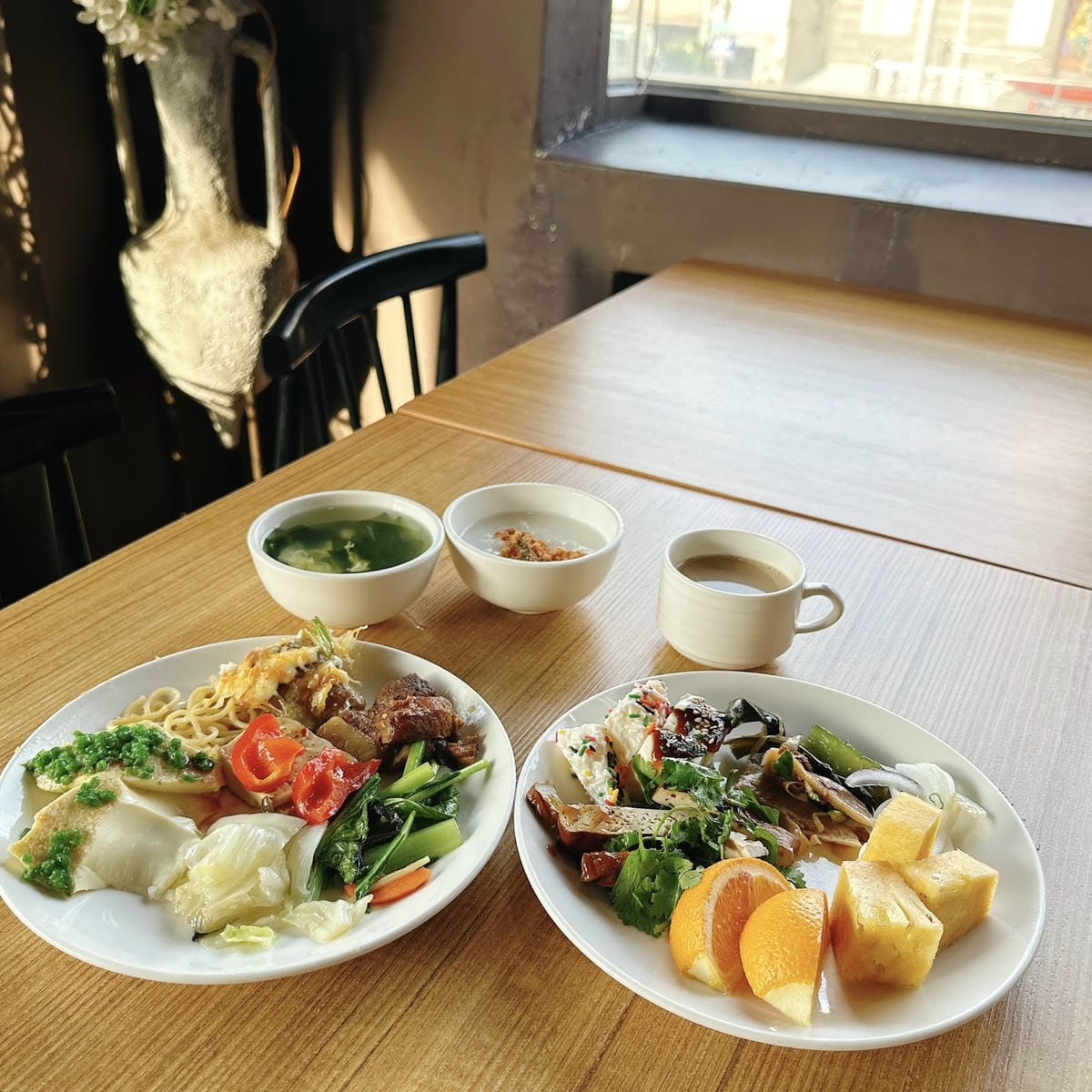 墾丁富麗敦飯店超值一泊二食遊艇六合一海洋派對專案，好玩消暑快