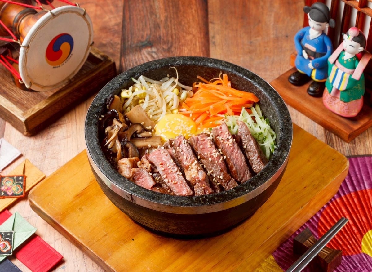 台南最新開幕‼ 韓品樓韓式料理 七種小菜無限續、雞湯免費喝，