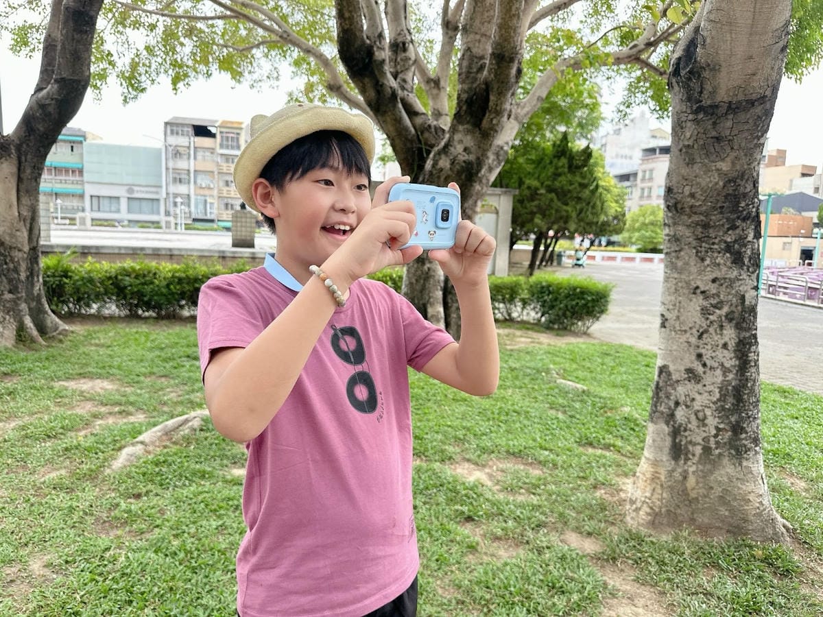 孩子的第一台AI智慧相機~ myFirst Camera 5