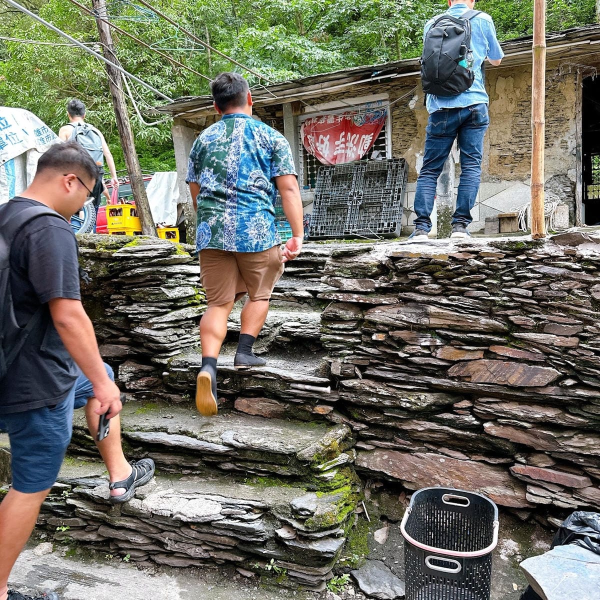 探訪茂林最深處的多納部落,享受原住民部落 山嵐繚繞的浪漫風情