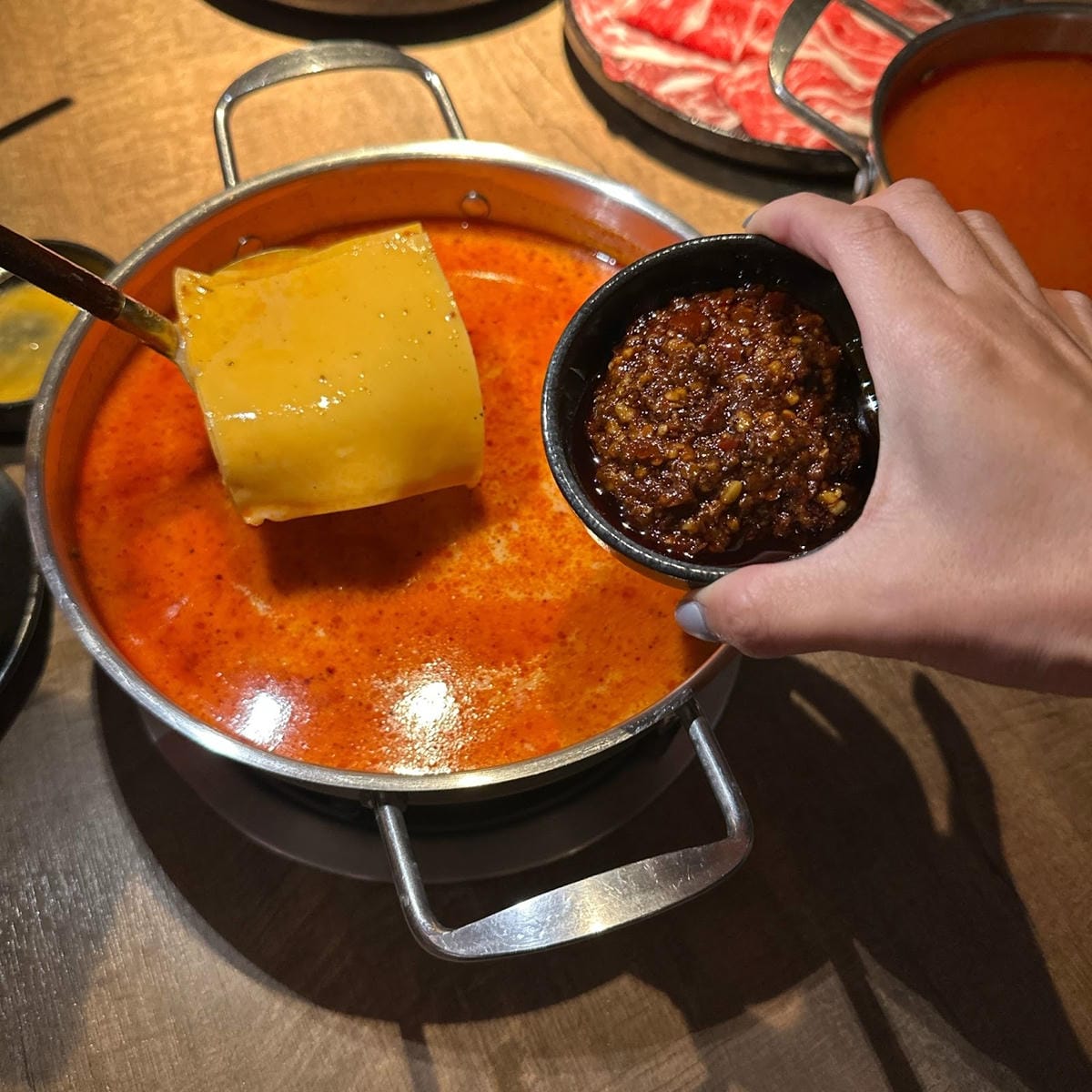 最適合全家人手拉手一起開吃的饌鍋物,選用當季蔬果和原型食材熬 最適合全家人手拉手一起開吃的饌鍋物,選用當季蔬果和原型食材熬
