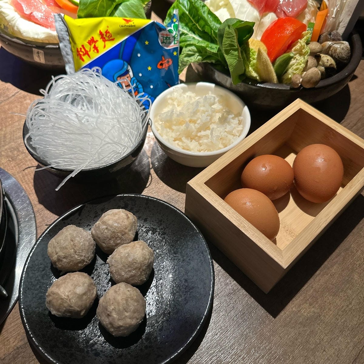 最適合全家人手拉手一起開吃的饌鍋物,選用當季蔬果和原型食材熬 最適合全家人手拉手一起開吃的饌鍋物,選用當季蔬果和原型食材熬