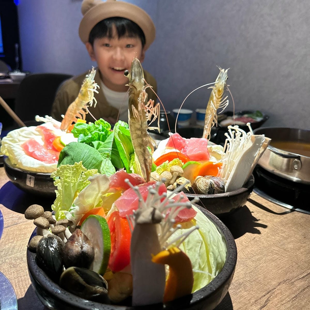 最適合全家人手拉手一起開吃的饌鍋物,選用當季蔬果和原型食材熬 最適合全家人手拉手一起開吃的饌鍋物,選用當季蔬果和原型食材熬