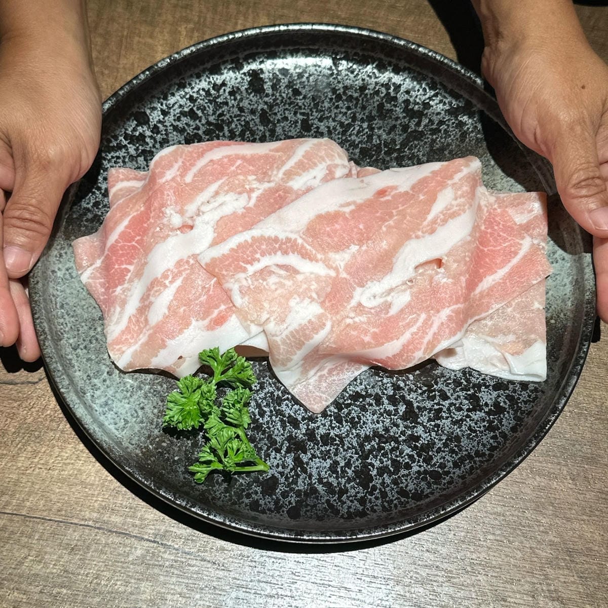 最適合全家人手拉手一起開吃的饌鍋物,選用當季蔬果和原型食材熬 最適合全家人手拉手一起開吃的饌鍋物,選用當季蔬果和原型食材熬