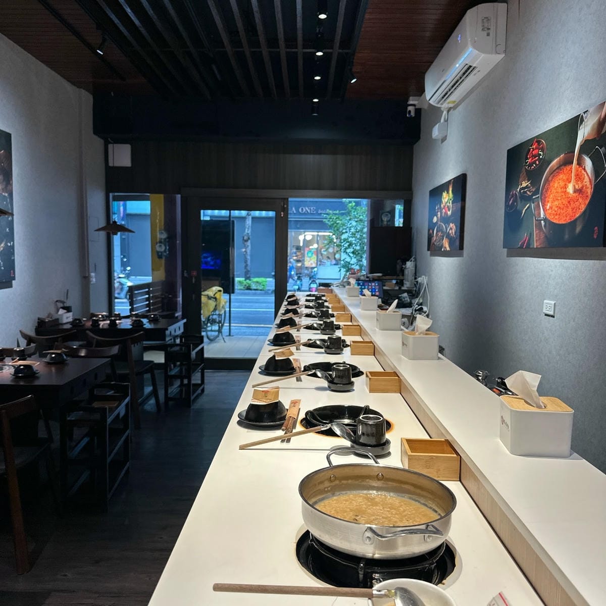 最適合全家人手拉手一起開吃的饌鍋物,選用當季蔬果和原型食材熬 最適合全家人手拉手一起開吃的饌鍋物,選用當季蔬果和原型食材熬