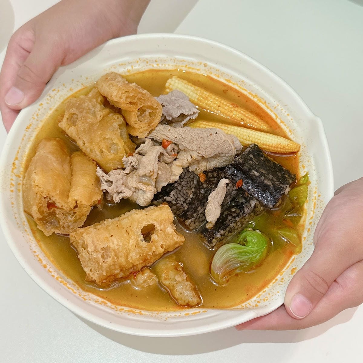 新堀江商圈美食~搭配超強的冷氣,來拾八辣麻辣燙吃麻辣燙好過癮 新堀江商圈美食~搭配超強的冷氣,來拾八辣麻辣燙吃麻辣燙好過癮