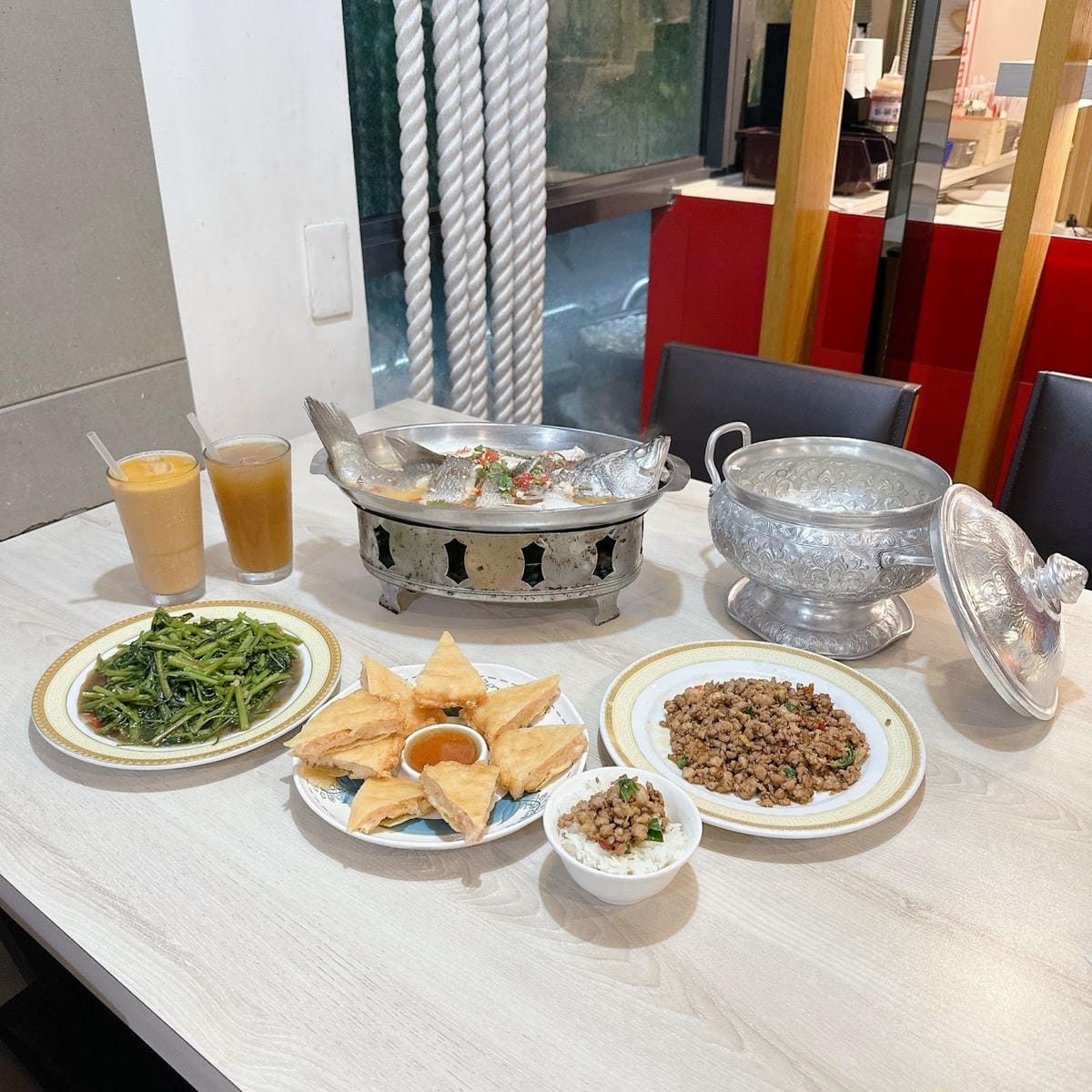 把泰式料理的經典菜色一次吃透透~就來高CP值的鴻泰興泰式料理 把泰式料理的經典菜色一次吃透透~就來高CP值的鴻泰興泰式料理