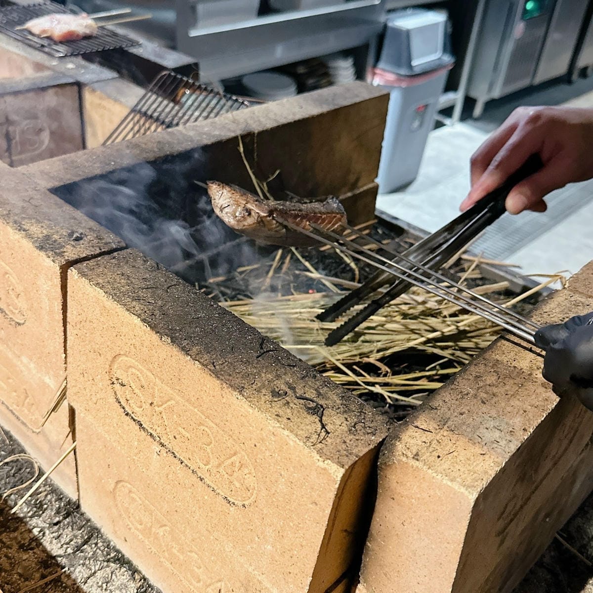 維新酒肴深夜食堂 享受日式傳統料理~原始燒、稻草燒 不用衝日 維新酒肴深夜食堂 享受日式傳統料理~原始燒、稻草燒 不用衝日