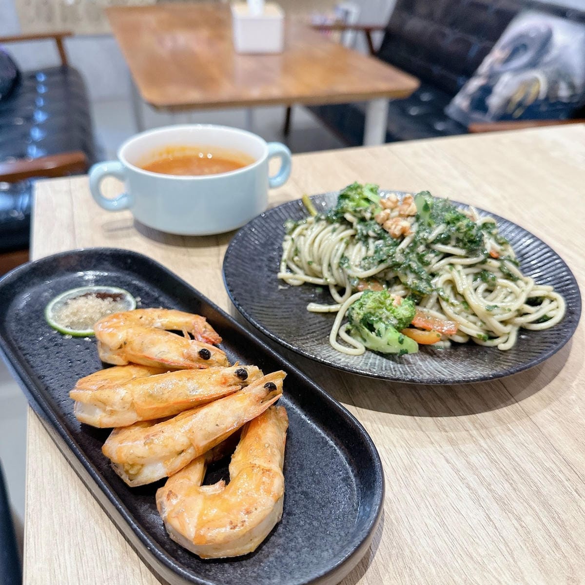 台中住宿推薦~二八樹巷藝術文旅 mini bar 24小時無 台中住宿推薦~二八樹巷藝術文旅 mini bar 24小時無