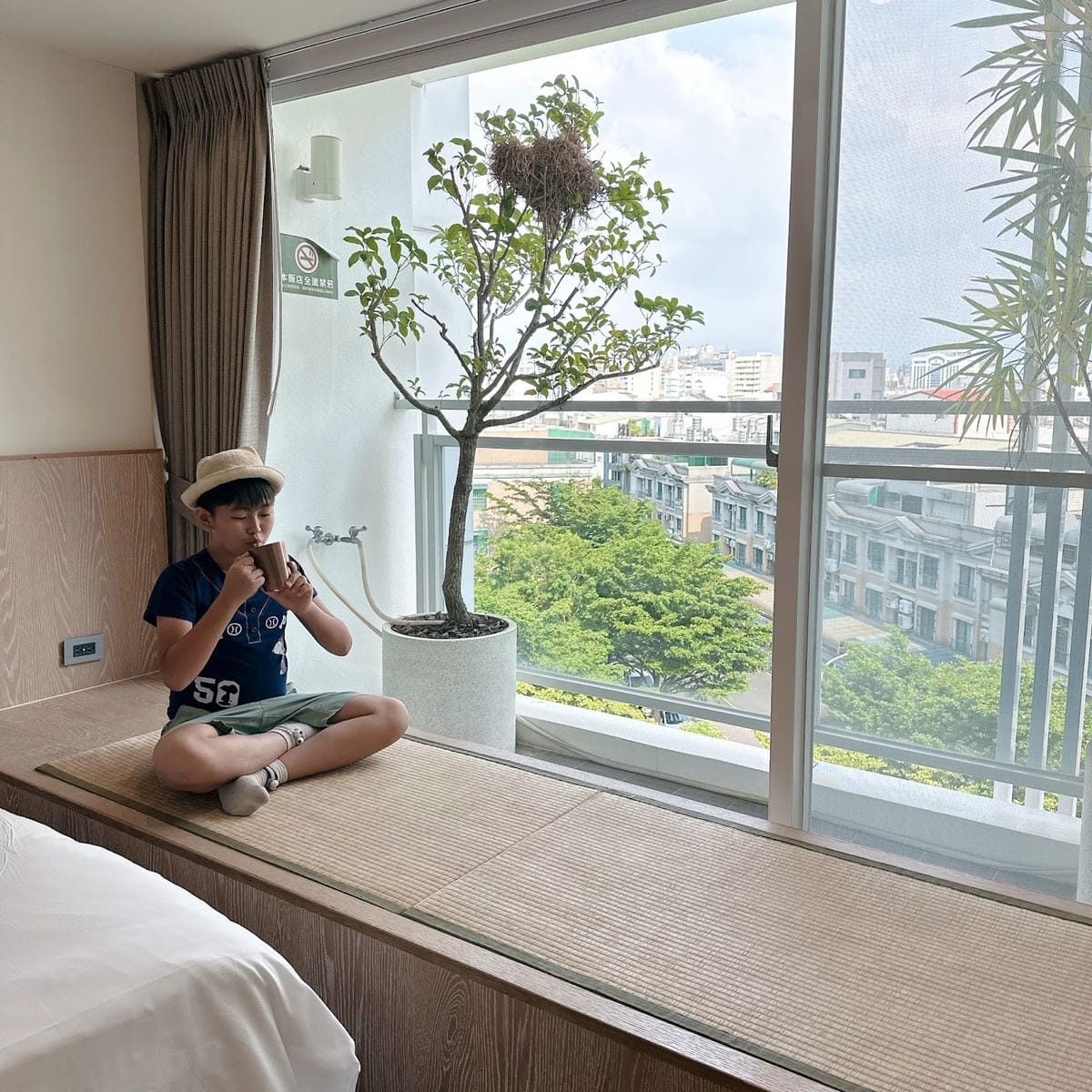 台中住宿推薦~二八樹巷藝術文旅 mini bar 24小時無 台中住宿推薦~二八樹巷藝術文旅 mini bar 24小時無