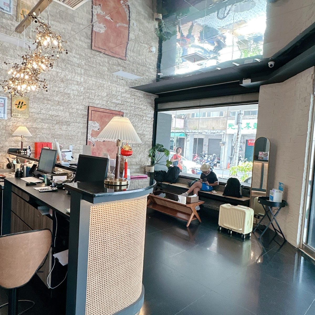 台中火車站住宿推薦 WE2 HOTEL 唯二設計文旅划算的旅 台中火車站住宿推薦 WE2 HOTEL 唯二設計文旅划算的旅