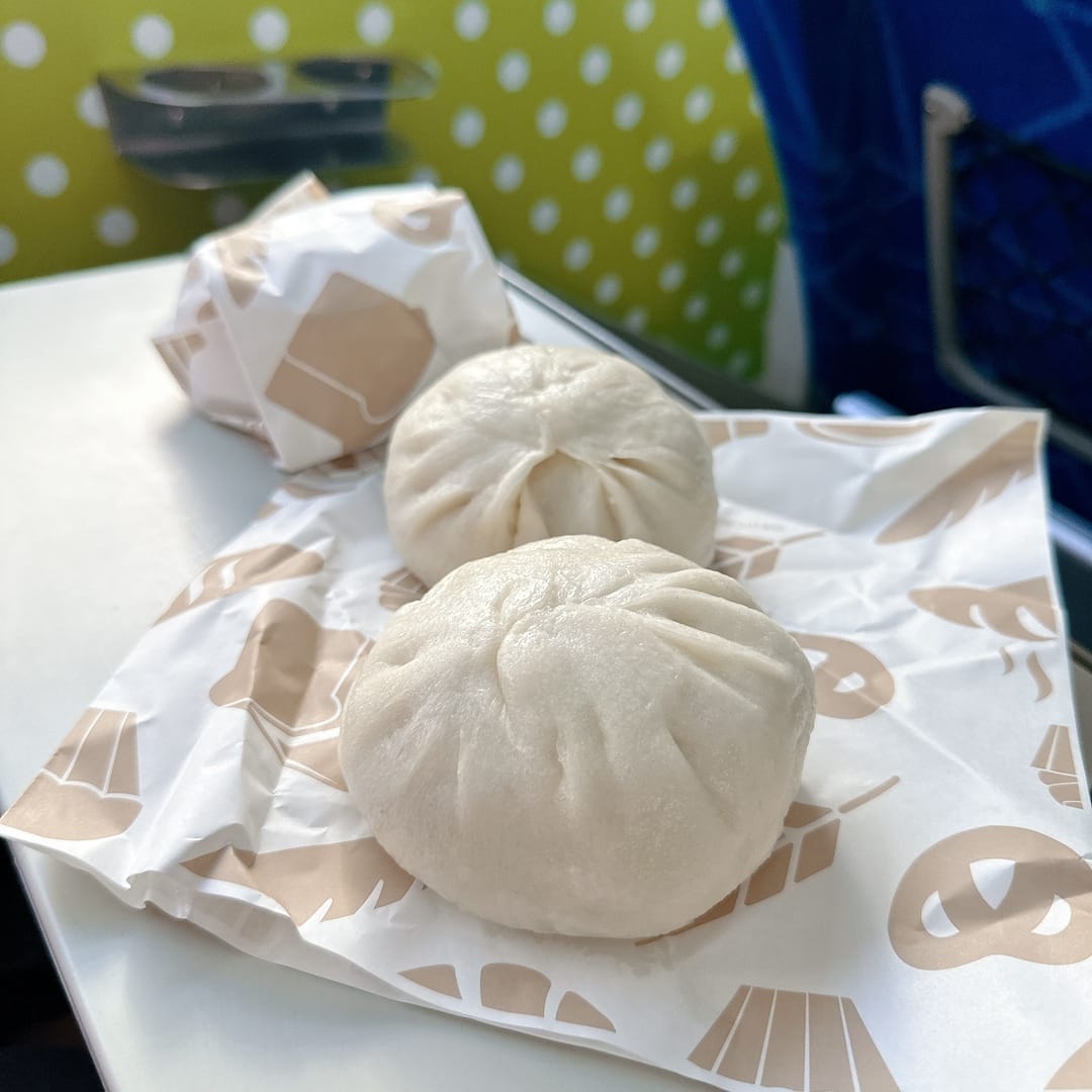 坐著環島之星萌旅號~三麗鷗列車出遊去!把台灣美景一覽無遺,悠 坐著環島之星萌旅號~三麗鷗列車出遊去!把台灣美景一覽無遺,悠