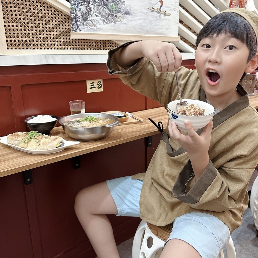 高雄左營餐廳推薦 超潮的古風地獄風 孟婆客棧 砂鍋魚頭 ，c