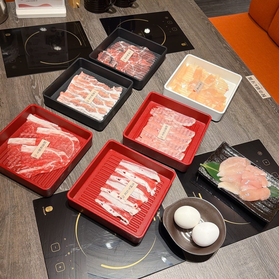 全台首間千喜壽喜燒 在台南新光西門店熱鬧開幕~平日中午吃到飽 全台首間千喜壽喜燒 在台南新光西門店熱鬧開幕~平日中午吃到飽