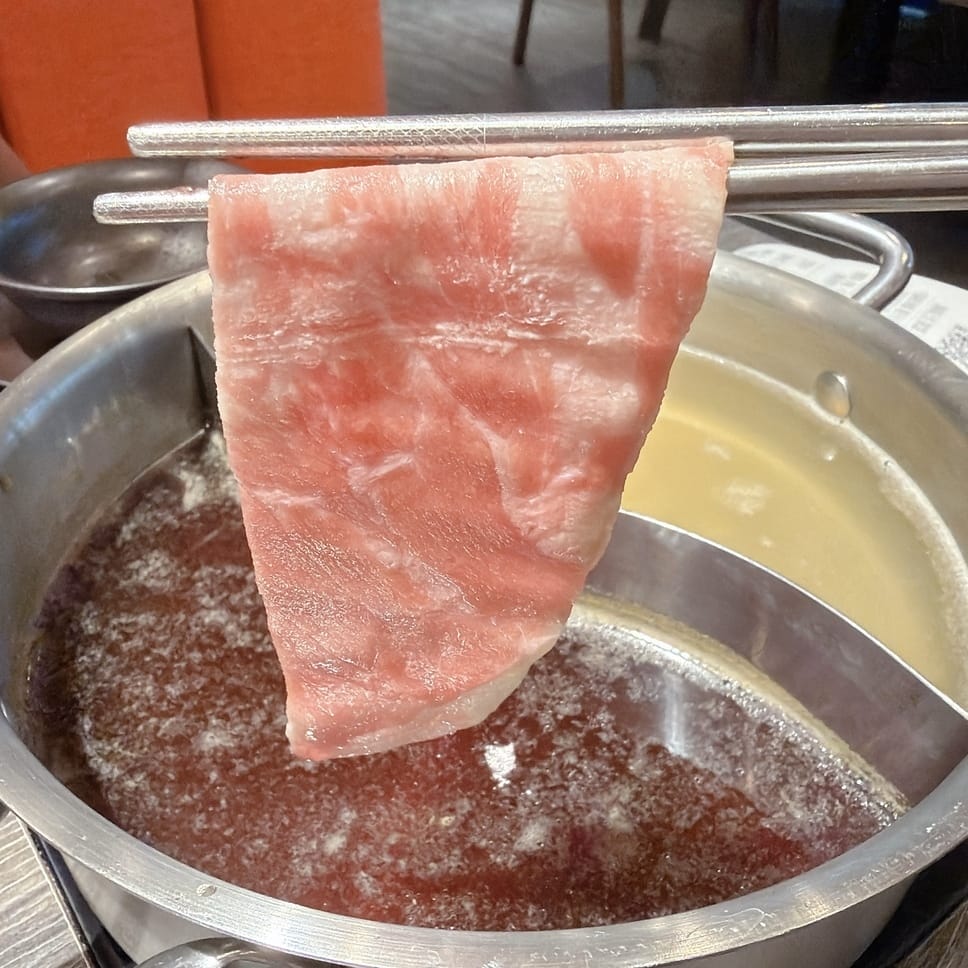 全台首間千喜壽喜燒 在台南新光西門店熱鬧開幕~平日中午吃到飽 全台首間千喜壽喜燒 在台南新光西門店熱鬧開幕~平日中午吃到飽