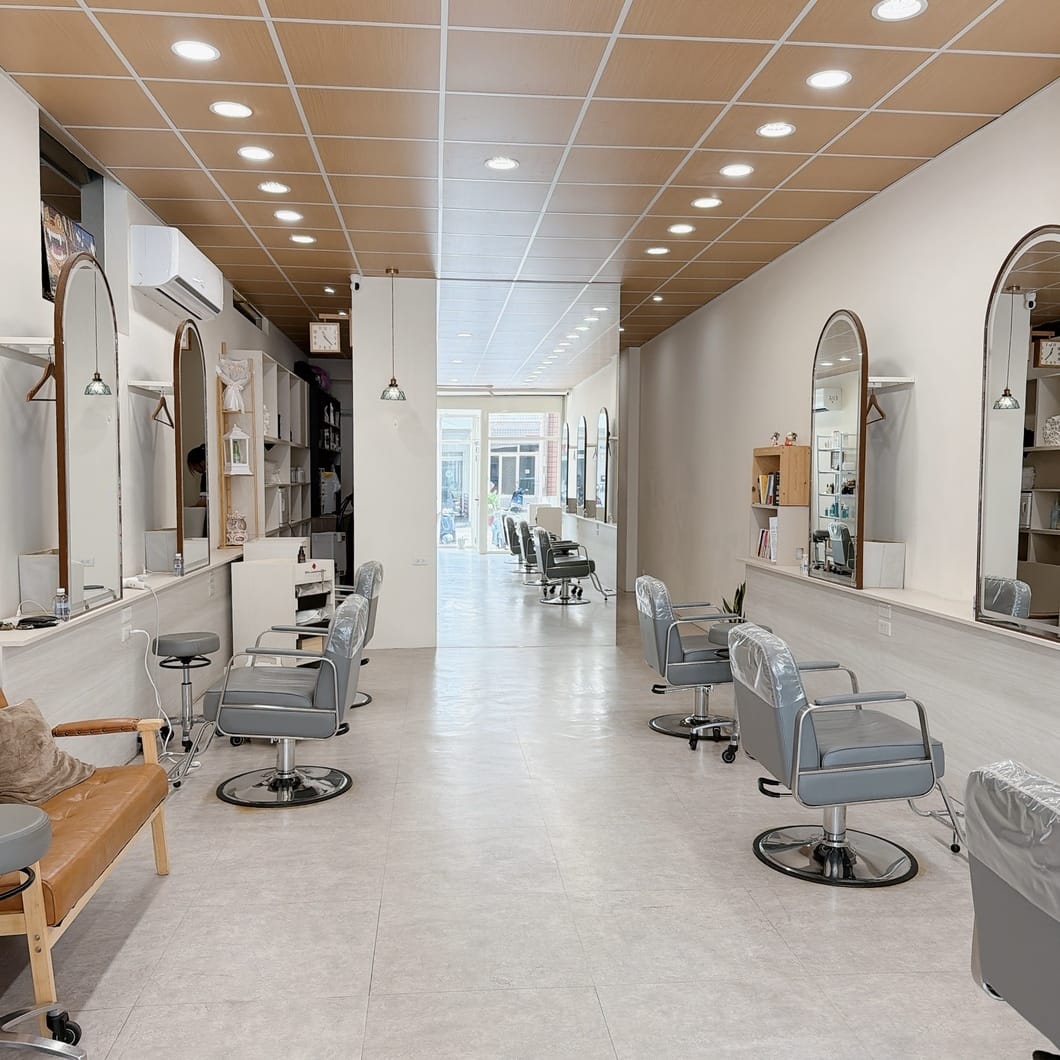 潭子頭皮養護、染髮推薦 來MICH•我 SALON 把髮型