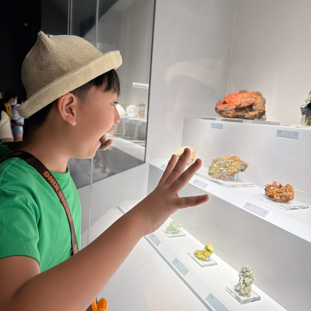 國立自然科學博物館 大地瑰寶展 驚見阿姆斯壯登月的月岩啦！