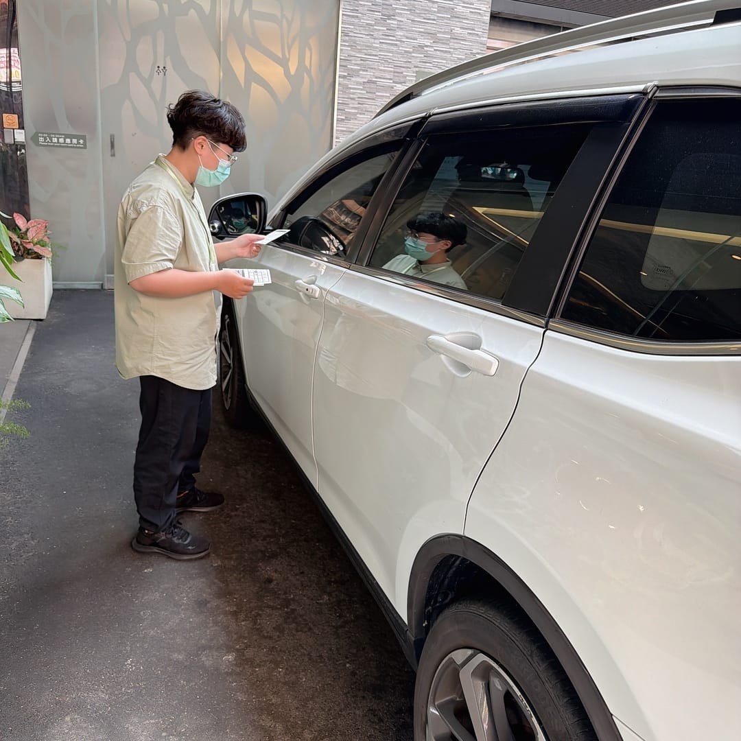 台中站前住宿推薦 火車站前5分鐘走路就能到達葉綠宿茶覺旅 T