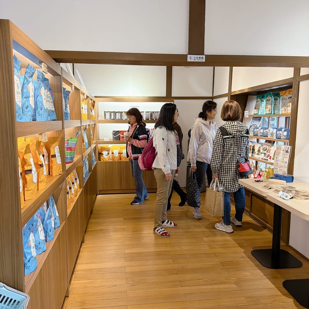 花蓮兩天一夜小資旅遊~入住洄瀾窩青年旅館、到漁市場體驗手作林 花蓮兩天一夜小資旅遊~入住洄瀾窩青年旅館、到漁市場體驗手作林