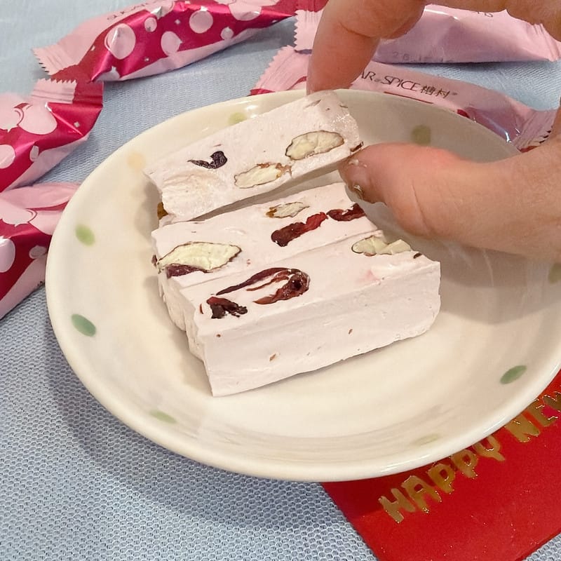 春節禮盒推薦 今年年節送禮就提著糖村 SUGAR & SPICE絹絨花賞、光韻鐵盒奔向最重要的人! - 第10張圖 春節禮盒推薦 今年年節送禮就提著糖村 SUGAR & SPICE絹絨花賞、光韻鐵盒奔向最重要的人!