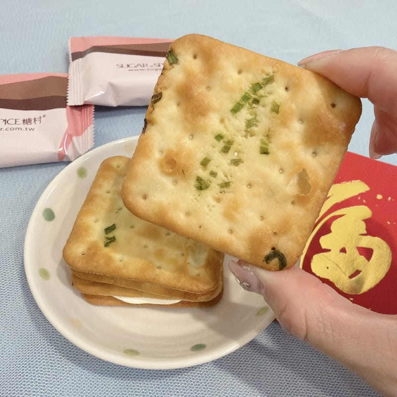 春節禮盒推薦 今年年節送禮就提著糖村 SUGAR & SPICE絹絨花賞、光韻鐵盒奔向最重要的人! - 第15張圖 春節禮盒推薦 今年年節送禮就提著糖村 SUGAR & SPICE絹絨花賞、光韻鐵盒奔向最重要的人!