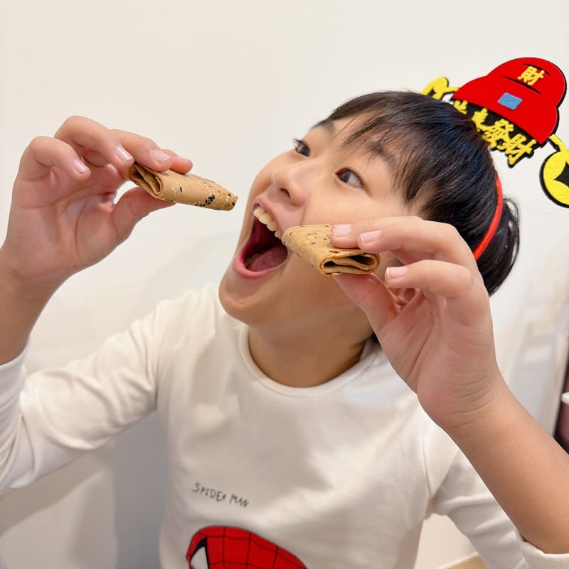 春節禮盒推薦 今年年節送禮就提著糖村 SUGAR & SPICE絹絨花賞、光韻鐵盒奔向最重要的人! - 第22張圖 春節禮盒推薦 今年年節送禮就提著糖村 SUGAR & SPICE絹絨花賞、光韻鐵盒奔向最重要的人!