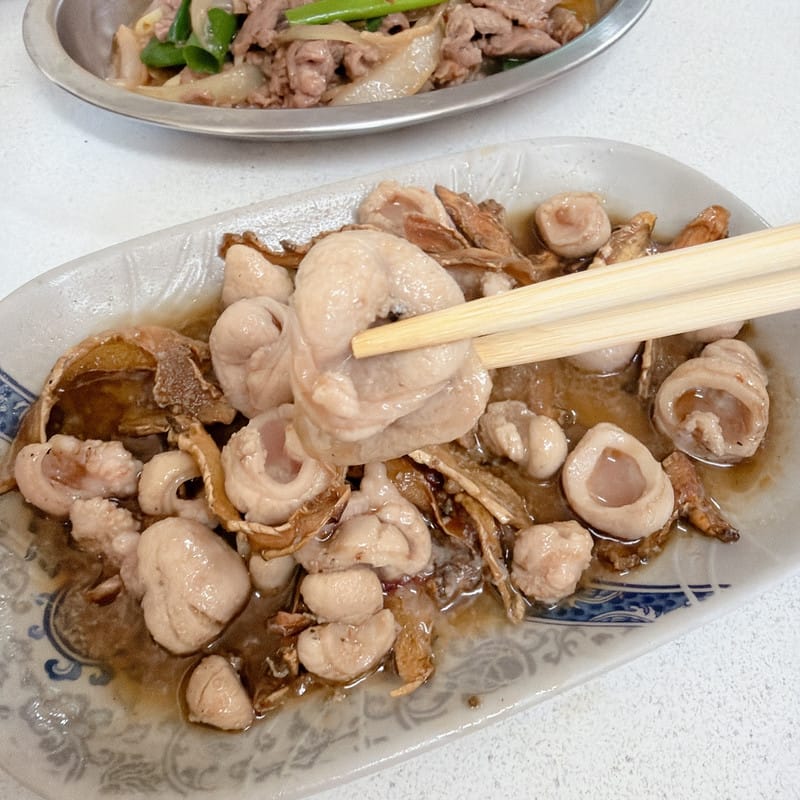 冬天就是要吃羊肉爐啦!呂記正宗岡山羊肉爐店腳筋特大,插入吸管大口吸,一整個覇氣開吃啦! - 第11張圖 冬天就是要吃羊肉爐啦!呂記正宗岡山羊肉爐店腳筋特大,插入吸管大口吸,一整個覇氣開吃啦!