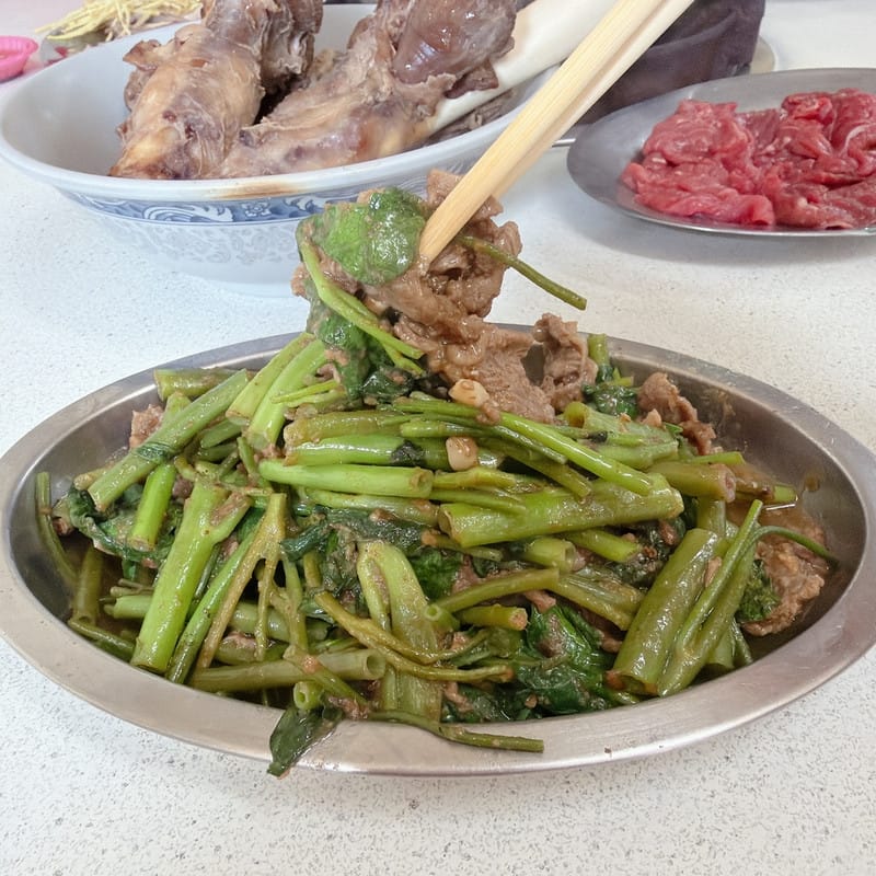 冬天就是要吃羊肉爐啦!呂記正宗岡山羊肉爐店腳筋特大,插入吸管大口吸,一整個覇氣開吃啦! - 第12張圖 冬天就是要吃羊肉爐啦!呂記正宗岡山羊肉爐店腳筋特大,插入吸管大口吸,一整個覇氣開吃啦!